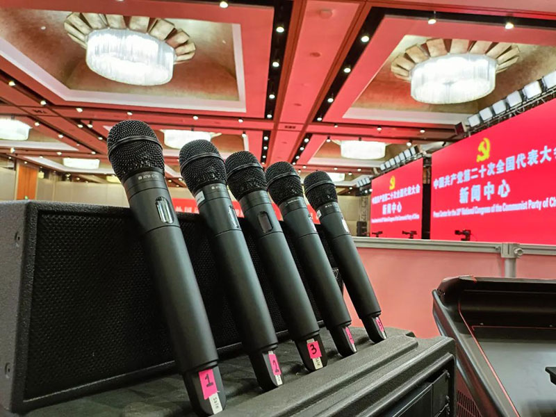 鐵三角ATW-T5202/C710無線手持話筒照片 鐵三角ATW-T5202/C710無線手持話筒照片